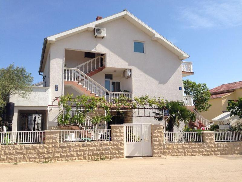 Apartmani Slavica Biograd Na Moru Luaran gambar