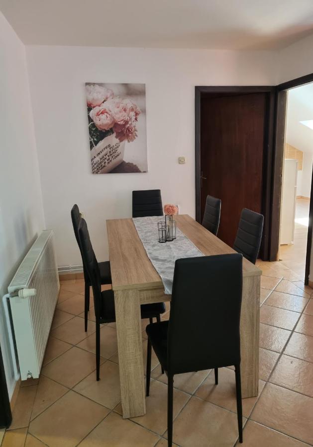 Apartmani Slavica Biograd Na Moru Luaran gambar