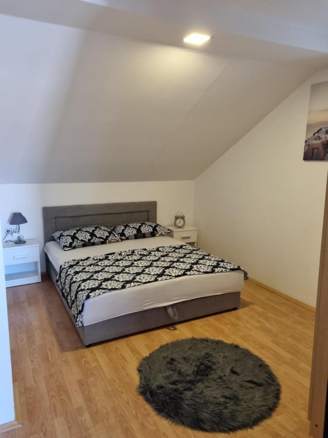 Apartmani Slavica Biograd Na Moru Luaran gambar